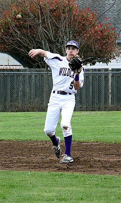 Oak Harbor shortstop Brent Mertins signed to play college ball with Edmonds CC.