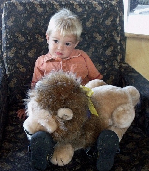 Two-year-old Zachary Larsen won a lion from the Oak Harbor Lions Club.