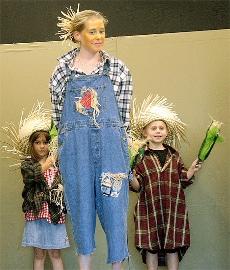 Dorothy meets the Scarecrow