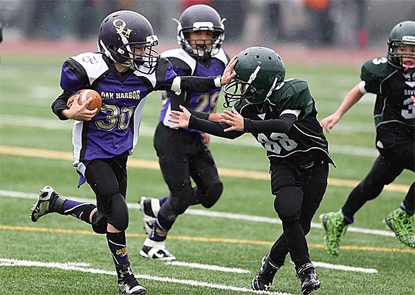 Brody Snyder of the Oak Harbor midget division youth team