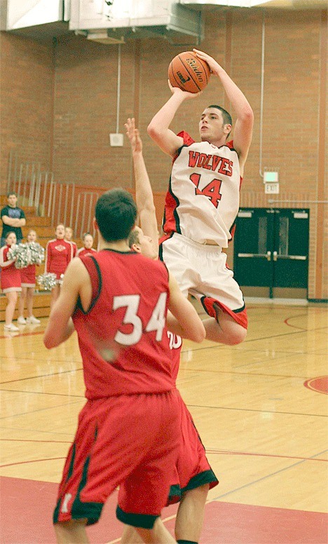 Jason Bagby(14) hits the game winner against Kings.