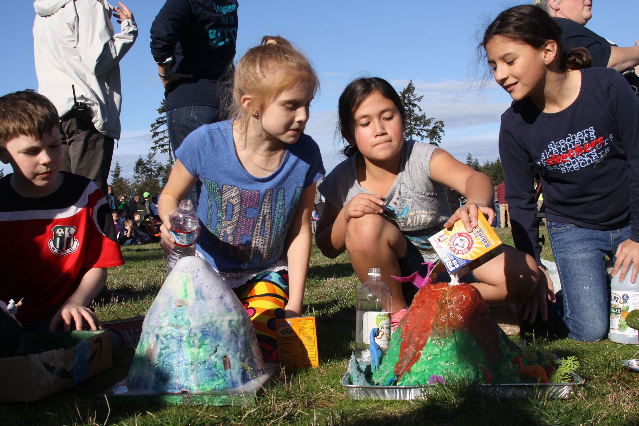 Oak Harbor elementary students get lesson in volcanology