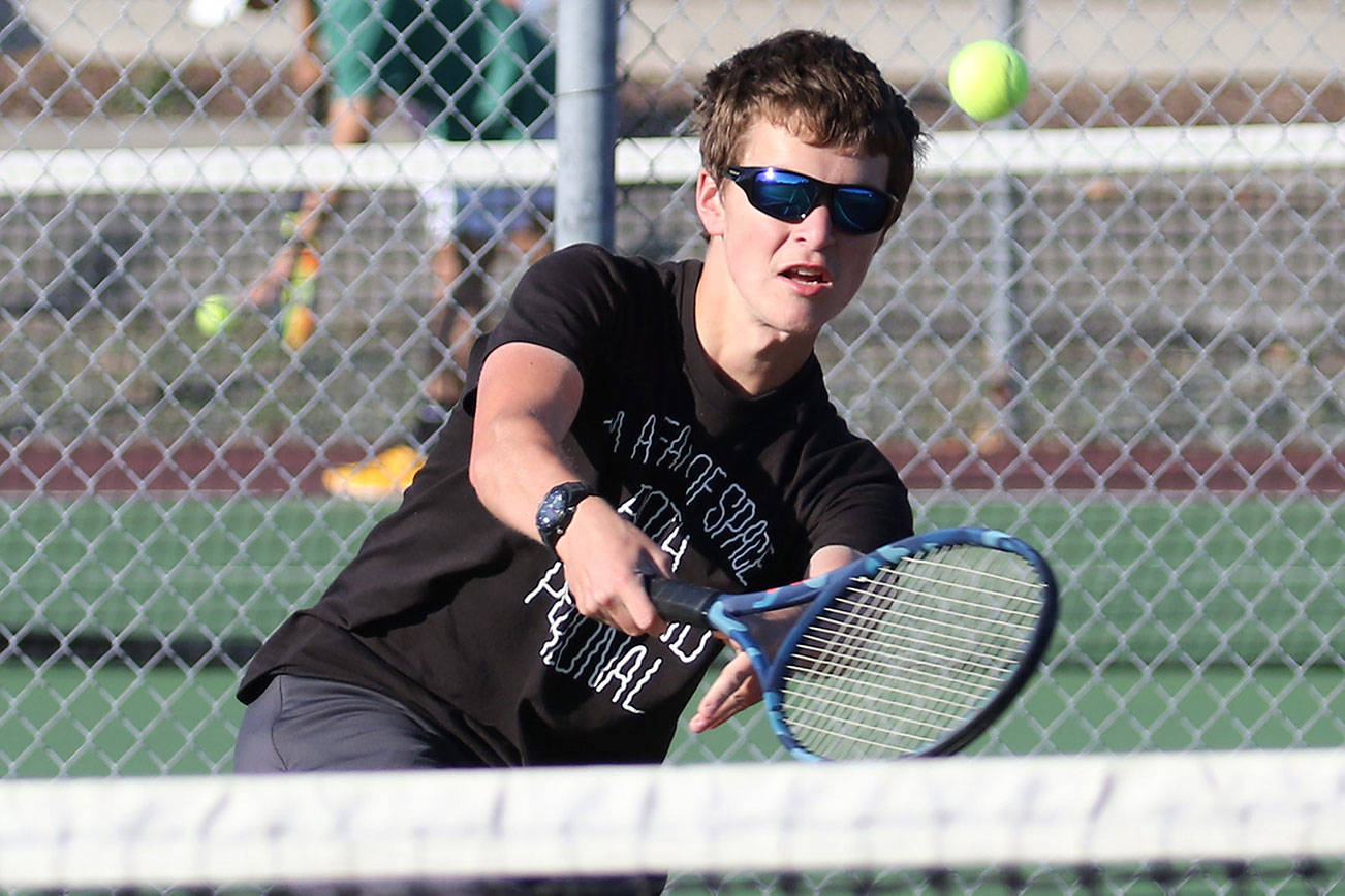 Bear Creek nips Coupeville / Tennis