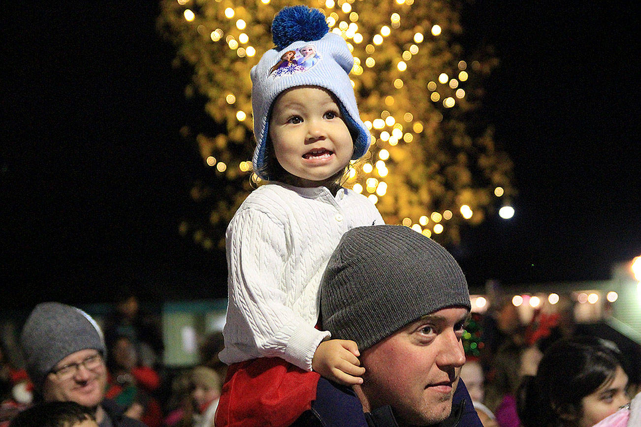 Downtown Oak Harbor lights up for the holiday season