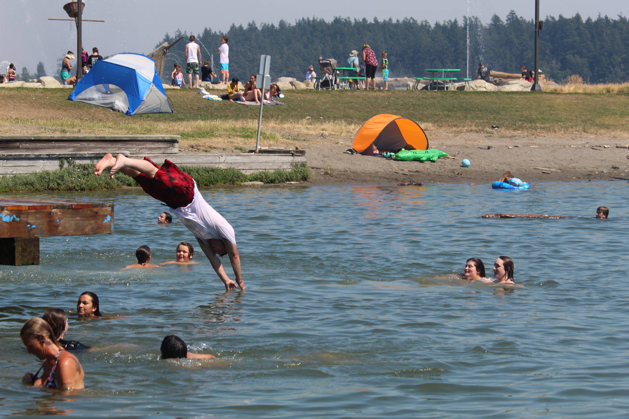 Whidbey Residents Find Ways To Stay Cool In Record Hot Weather Whidbey News Times