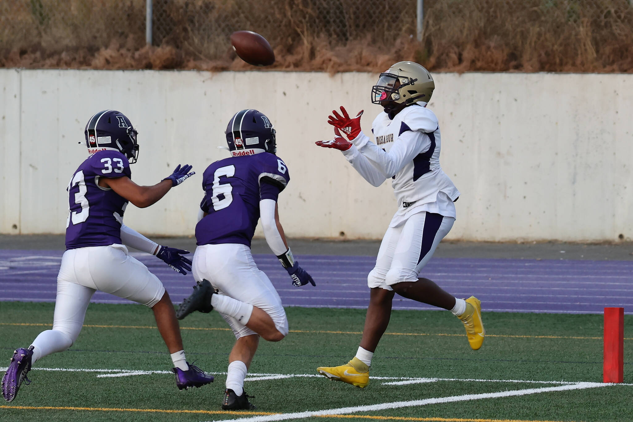 Oak Harbor football Whidbey NewsTimes