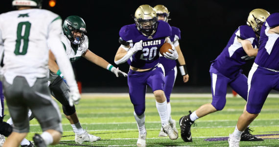 Photo by John Fisken
Oak Harbor senior Barrett Schmall during the game against Mt. Vernon on Friday. Oak Harbor’s varsity football team defeated Mt. Vernon 35- 6.