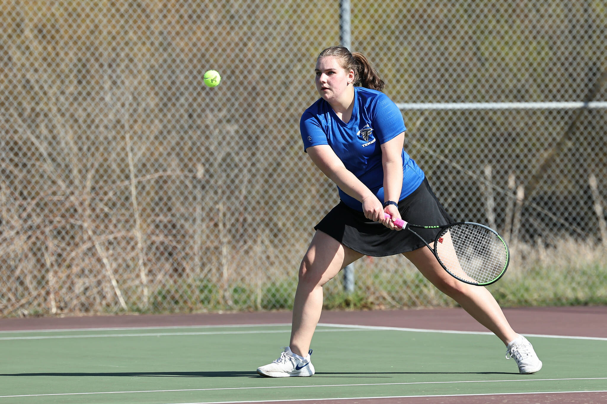 Photo by John Fisken
Junior Katya Schiavone of South Whidbey played 2nd singles and won 6-2, 7-6.