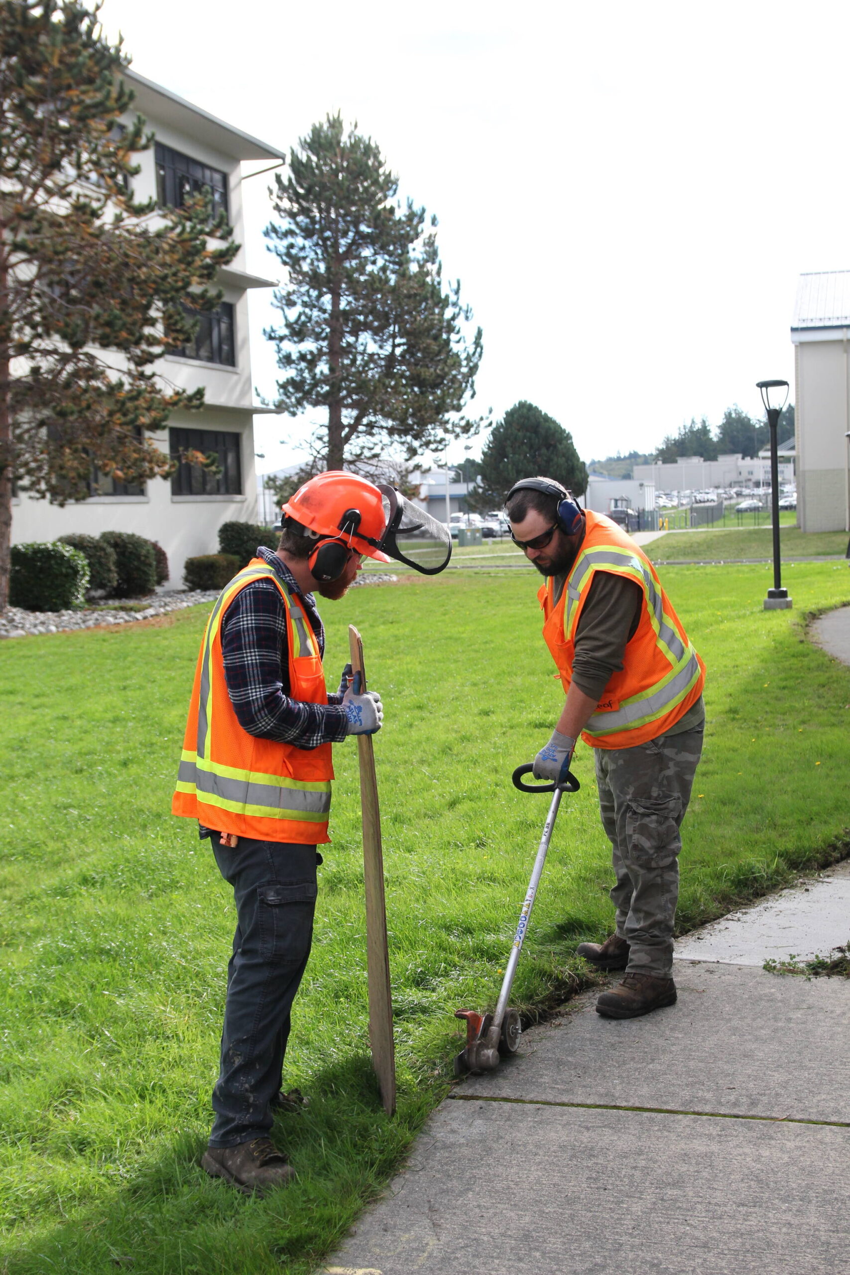 New Leaf’s unsung heroes work behind the scenes | Whidbey News-Times