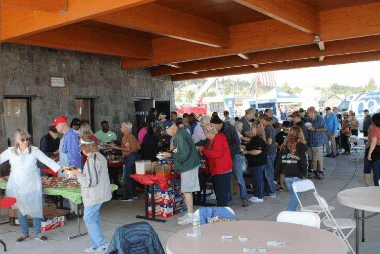 Photo from the Oak Harbor Chamber website
Last year’s picnic attracted about 2,500 hungry guests, according to Dave Johnson.