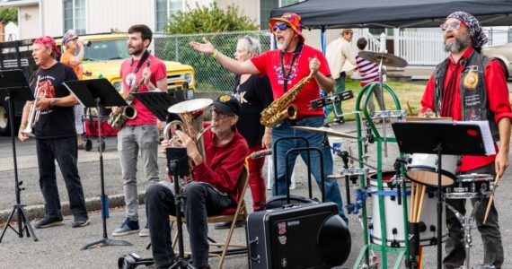 Photo by Hank Leiter
At left, Lance, Rickey, Bruce, Lynne, Curtis and David at Tacoma HONK! Fest in September.