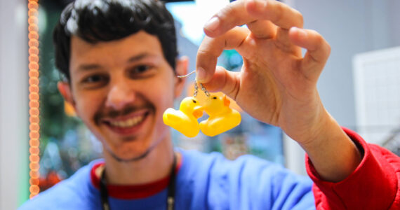 Photo by Luisa Loi
Rubber ducky earrings.