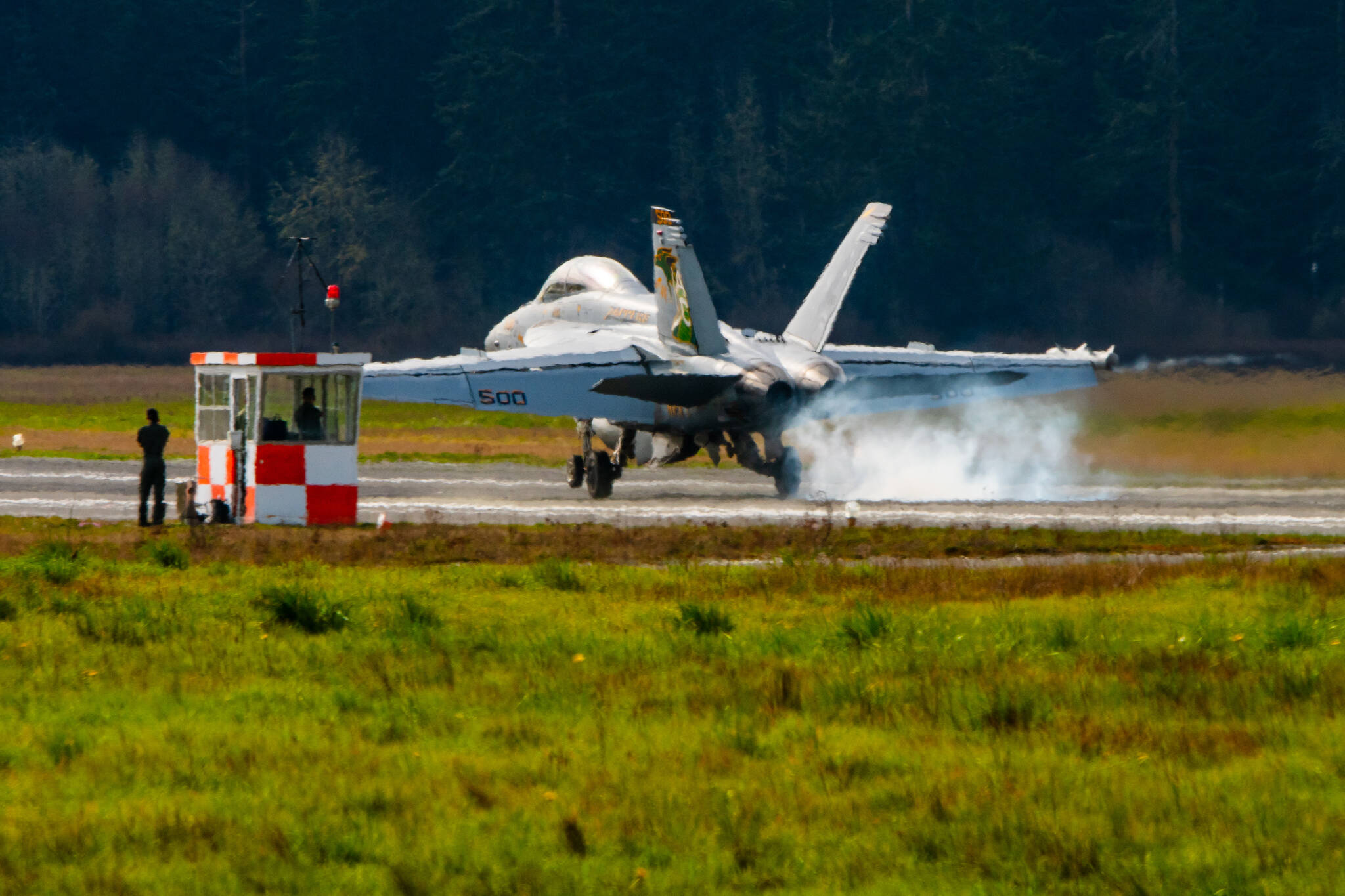 (Photo by Joe A. Kunzler | Simple Flying)
A Growler touches down during practice at the Outlying Field Coupeville.